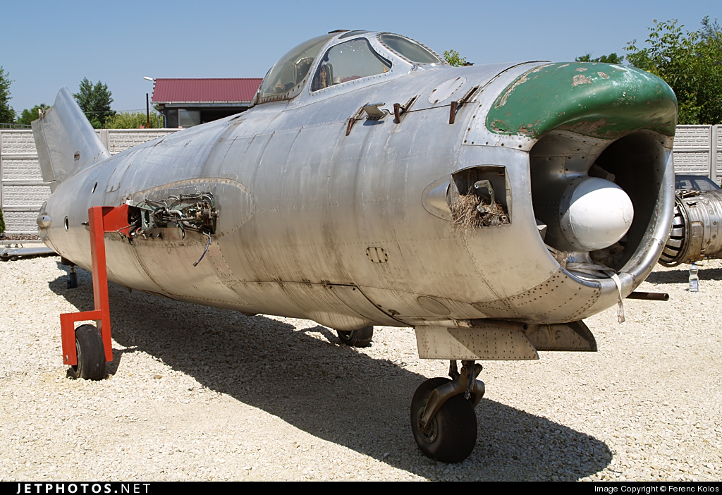 MIG-17 838
